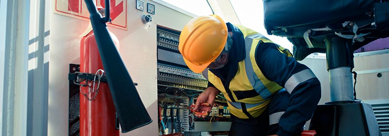 Elektriske installationer i skibe og på mobile- og offshore enheder (S-518)